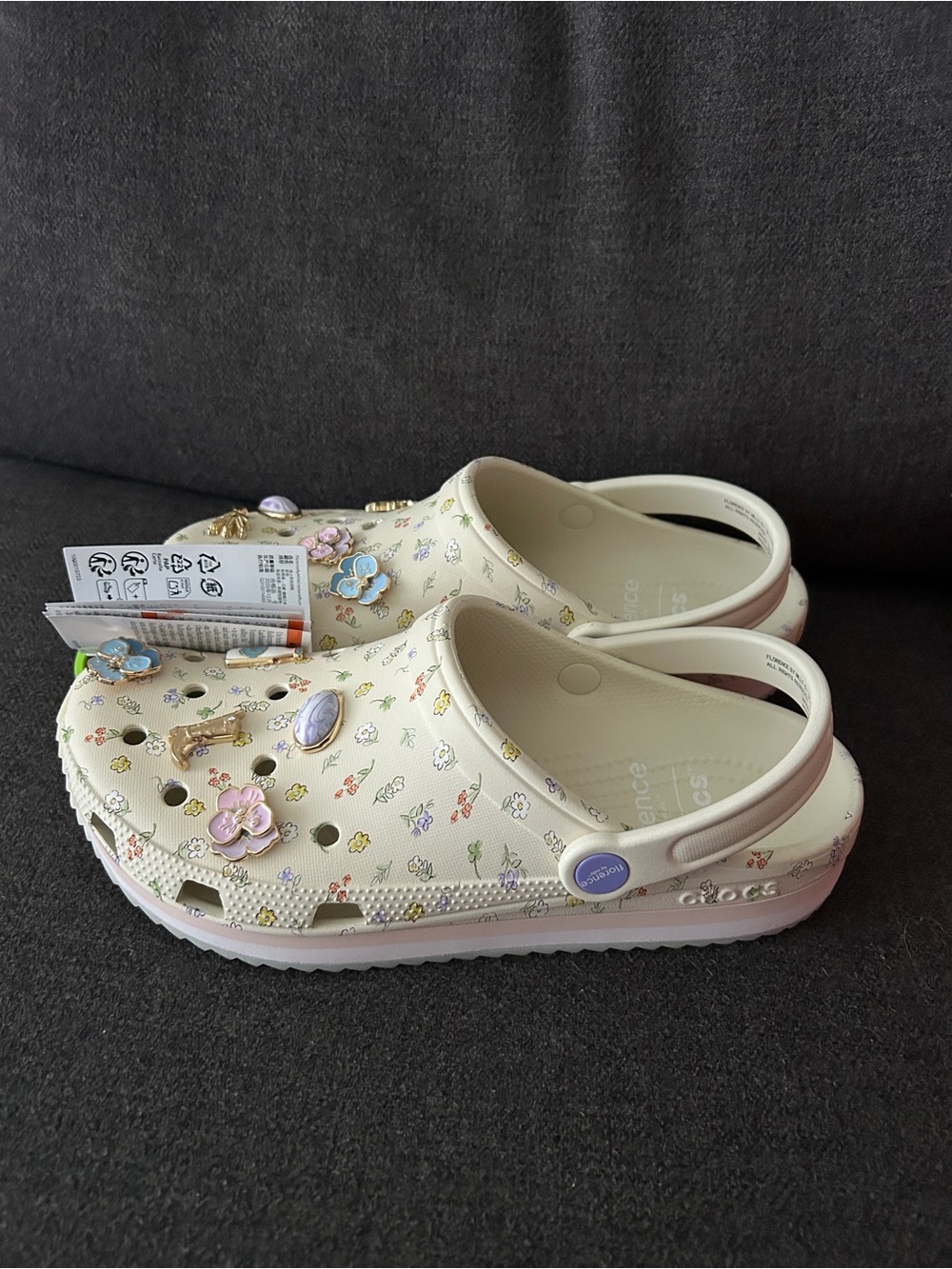 Crocs x Florence by Mills Crocband™ Runner with Floral Charms - Picture 11 of 16